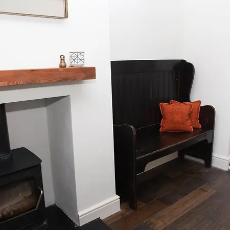Scandinavian Style 2 Bedroom *